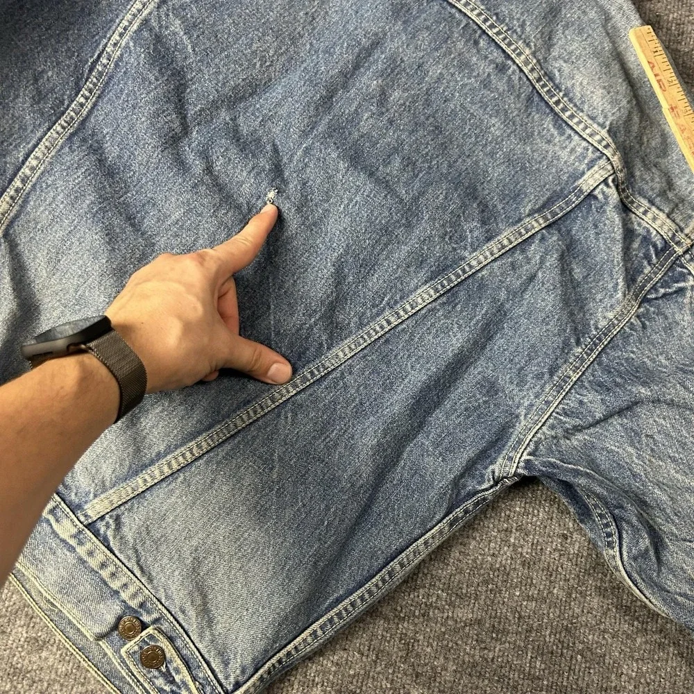 Vintage Levi's Denim Trucker Jacket Mens Large Light Wash Blue Made USA